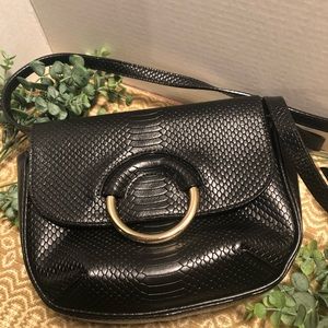 Women’s black banana republic crossbody purse